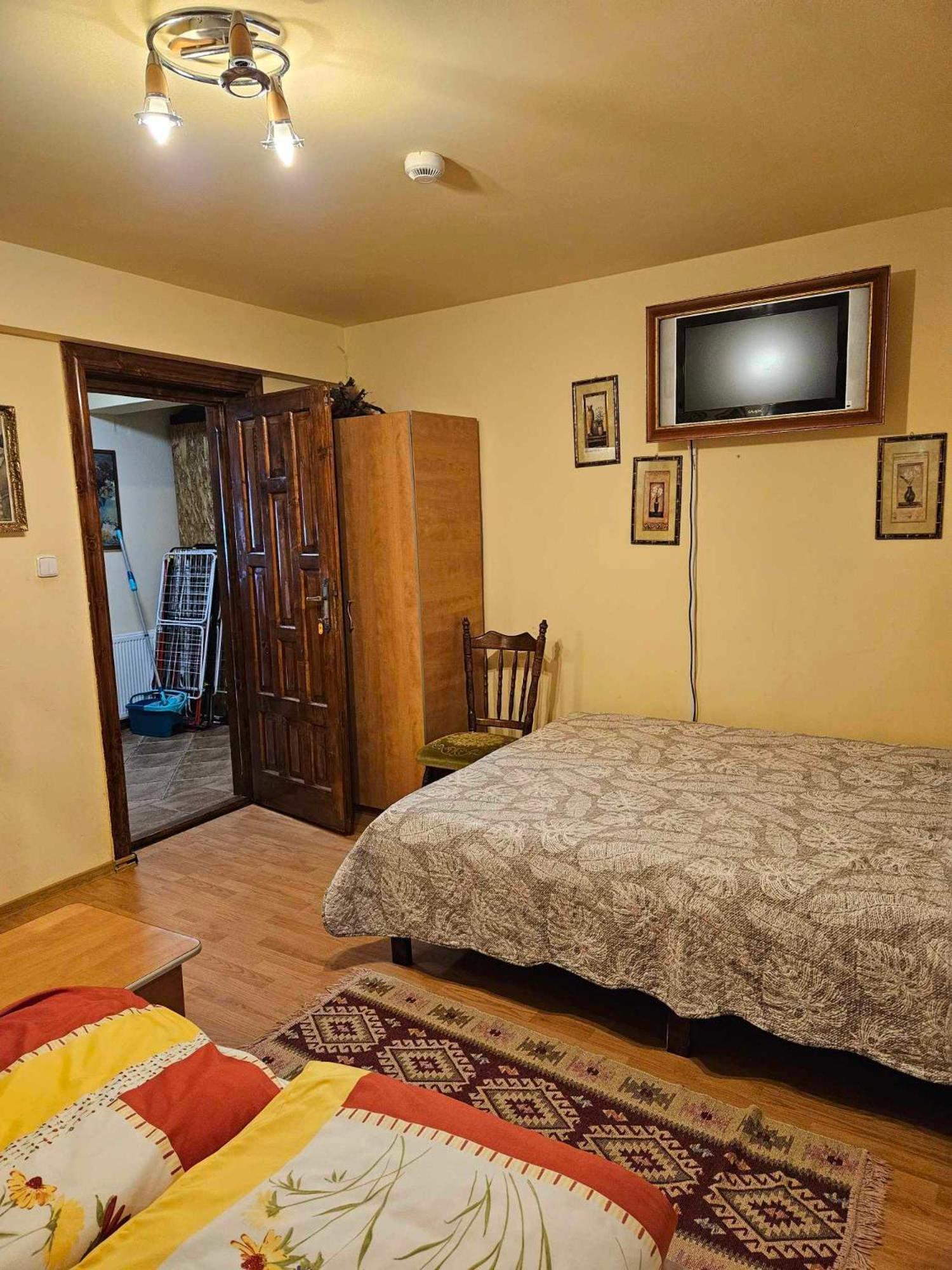 Panzio Anett Bed & Breakfast Pietroasa  Ngoại thất bức ảnh